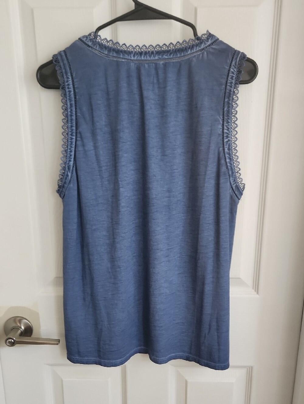 Anthropologie James Coviello Blue Ruffled Crochet-Trim Sleeveless Top NWOT - Picture 4 of 6